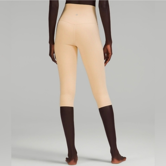 Lululemon Align HR Crop 17" Prosecco PSCO Beige Leggings Pant Women's Size 10 - Picture 1 of 8